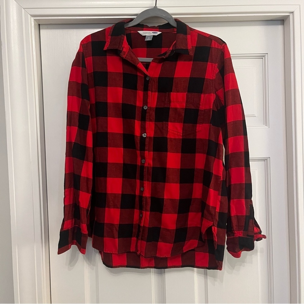 Old Navy Red and Black Checkered Women’s Shirt